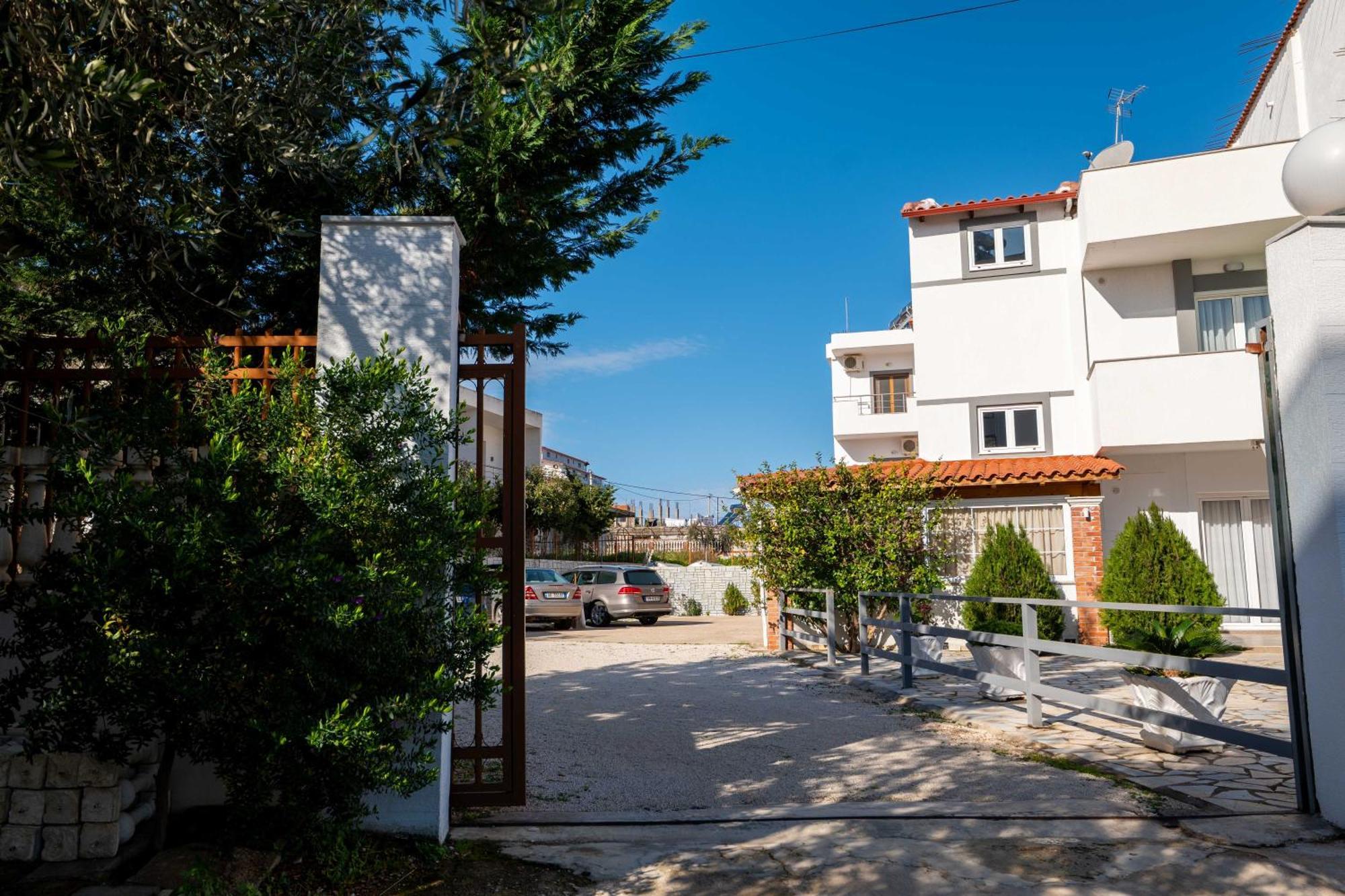 Apartments Aktea Ksamil Buitenkant foto